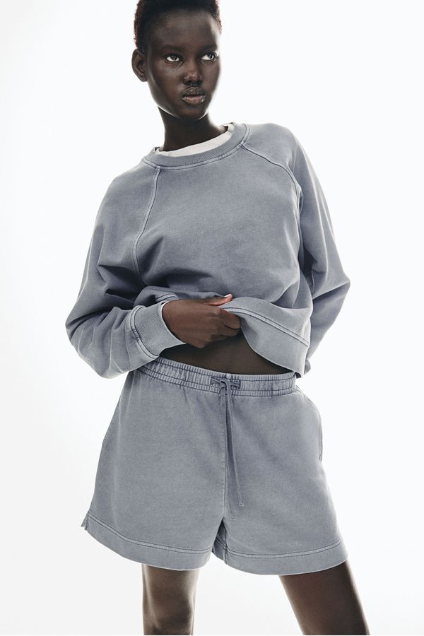 Pantalón sudadera corto en algodón lavado