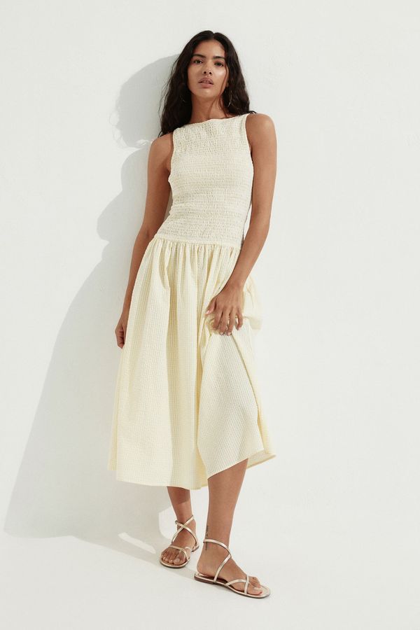 Vestido fruncido de sirsaca