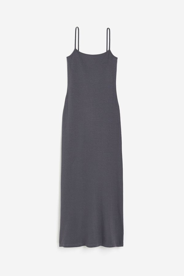 Vestido de punto con tirantes