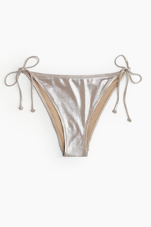 Braga de bikini con lazada