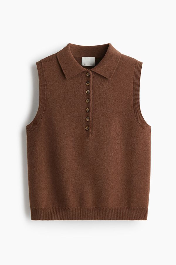 Suéter sin mangas con cuello camisero