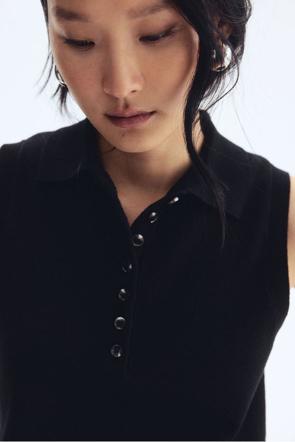 Suéter sin mangas con cuello camisero